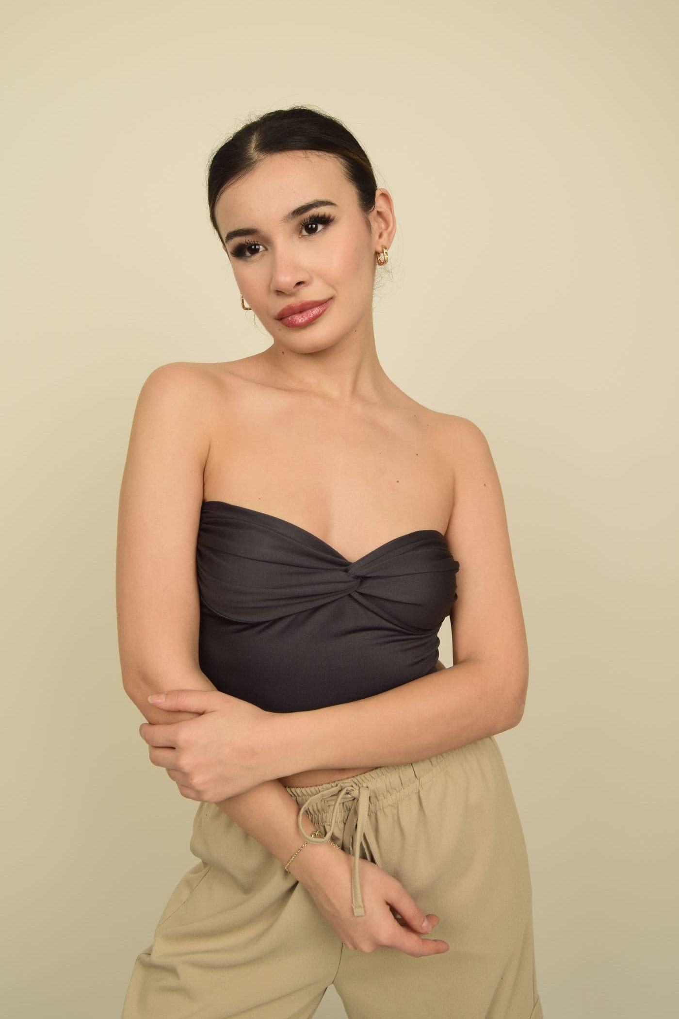 Antrasit Göğüs Burgu Detaylı Straplez Bandeau Crop Top Body Görsel 3
