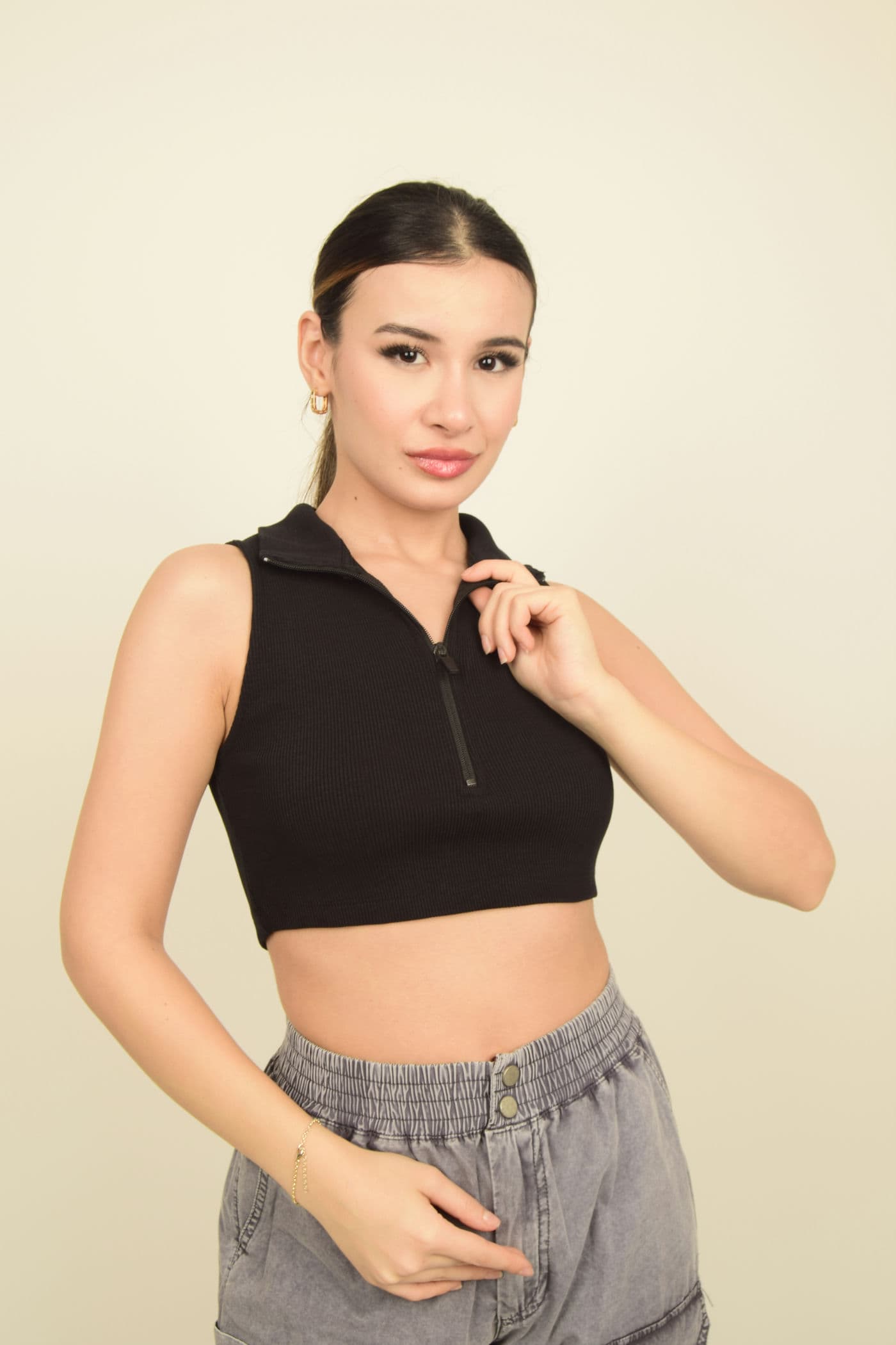 Siyah Polo Yaka Fermuarlı Kaşkorse Crop Body