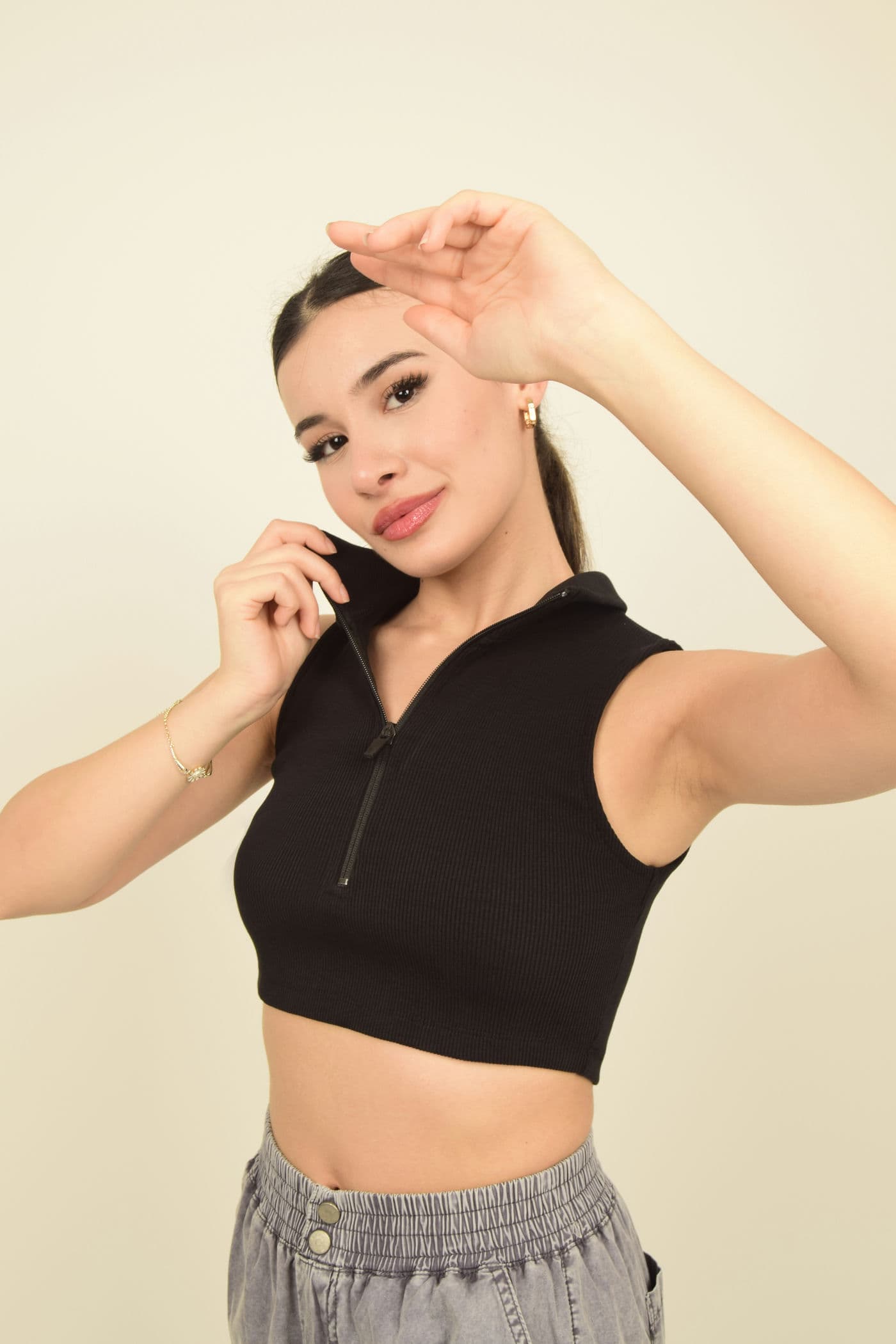 Siyah Polo Yaka Fermuarlı Kaşkorse Crop Body Görsel 2