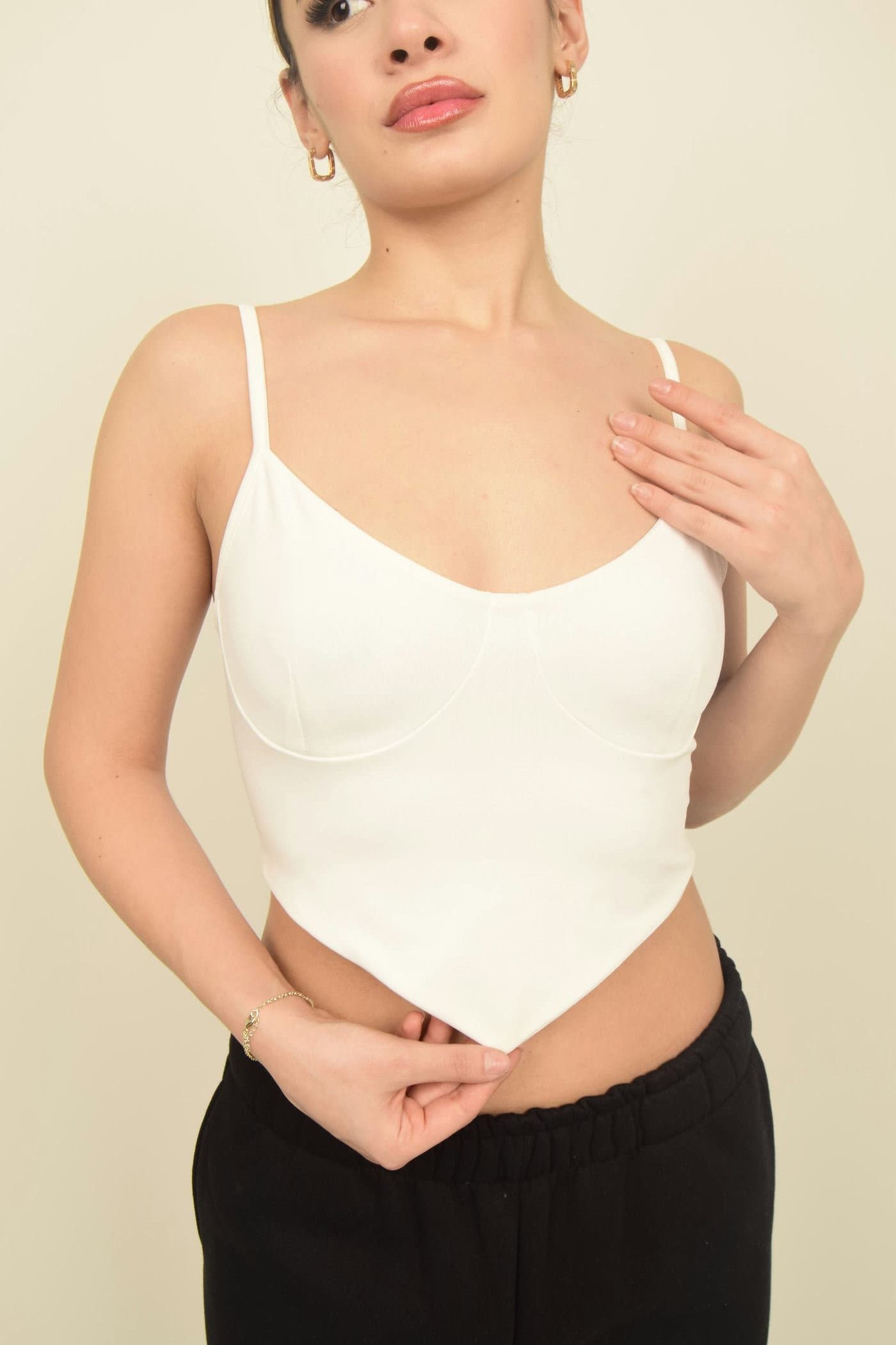 Beyaz İp Askılı Yuvarlak Yaka Poliamid Crop Body Görsel 3