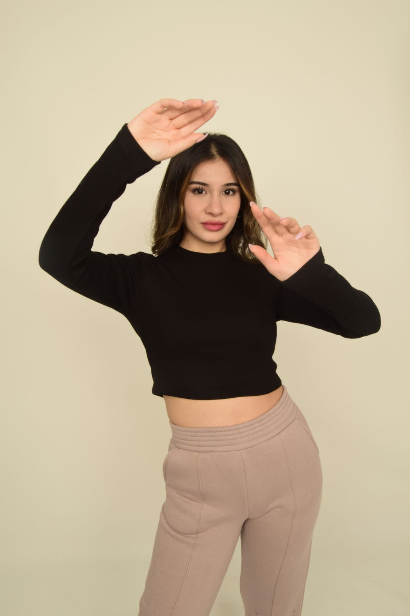 Siyah Bisiklet Yaka Basic Uzun Kollu Kaşkorse Crop Body Görsel 3
