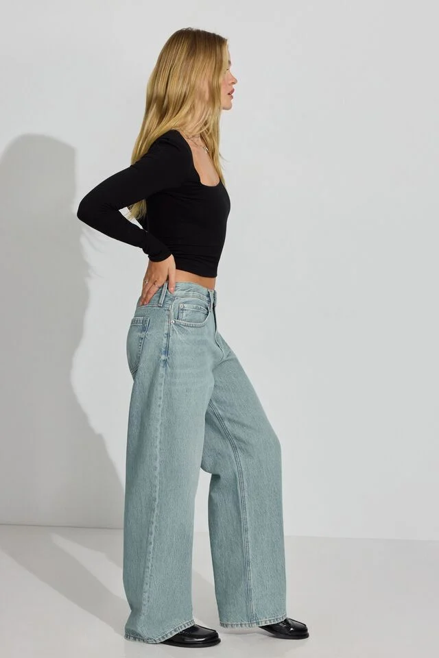 Siyah Kare Yaka Yumuşak Dokulu Uzun Kollu Basic Crop Body Görsel 3