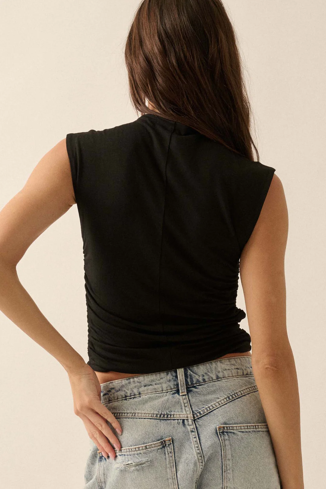 Siyah Dik Yaka Büzgü Detaylı Yumuşak Dokulu Kolsuz Basic Body Görsel 4